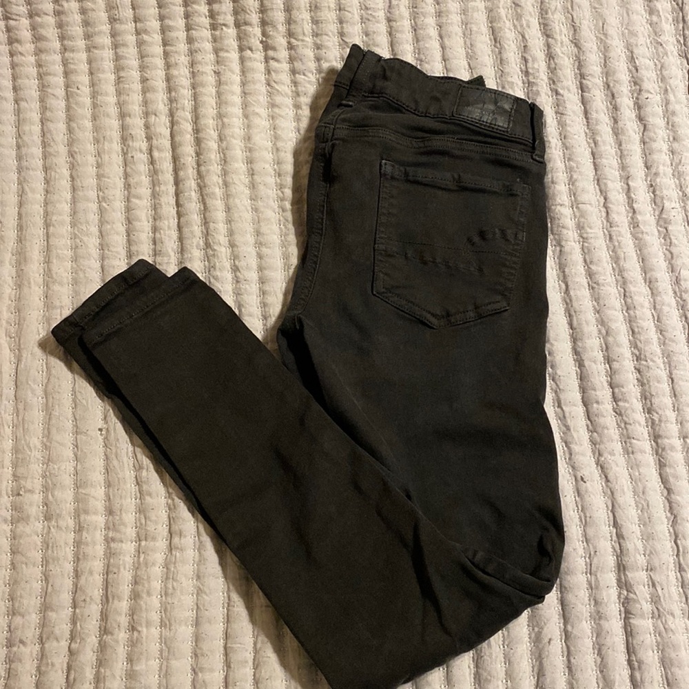 Distressed jeggings